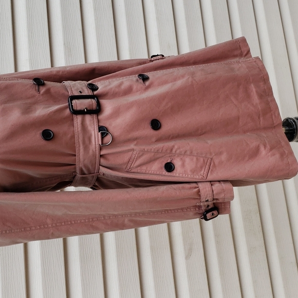 Burberry Antique Rose Iridescent Trench Coat - Picture 5 of 14